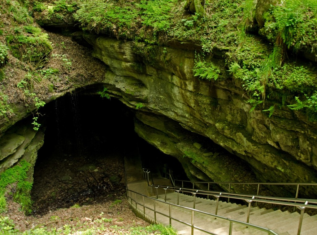 mammoth-cave entrance